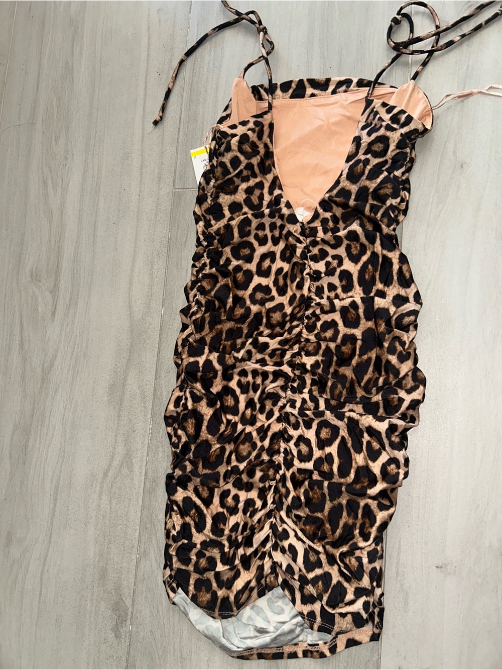 NEW Good American Leopard Print Satiny Ruched Tan Bodycon Mini Dress Size S - Picture 6 of 7
